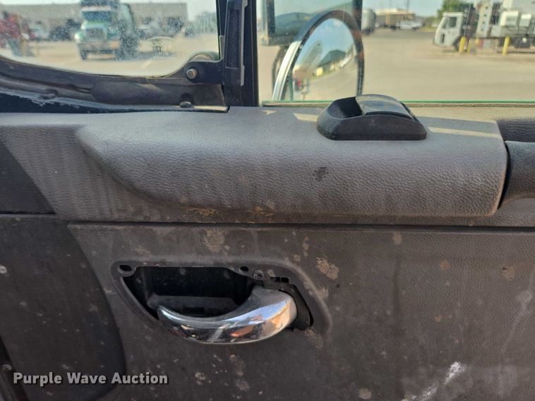 image for item EU4599 2016 Peterbilt 320 refuse truck