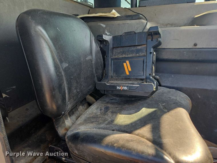 image for item EU4599 2016 Peterbilt 320 refuse truck