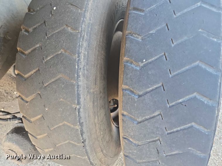 image for item EU4599 2016 Peterbilt 320 refuse truck