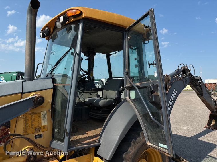 image for item EU4600 2015 John Deere 310SK backhoe