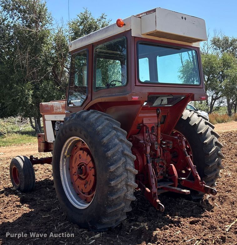 image for item EU4622 1975 International Harvester F1066 tractor