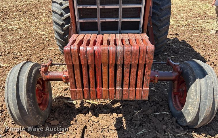 image for item EU4622 1975 International Harvester F1066 tractor