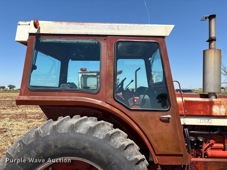 image for item EU4622 1975 International Harvester F1066 tractor
