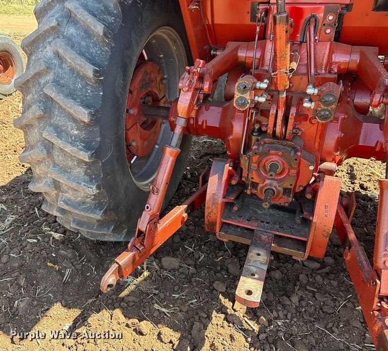 image for item EU4622 1975 International Harvester F1066 tractor