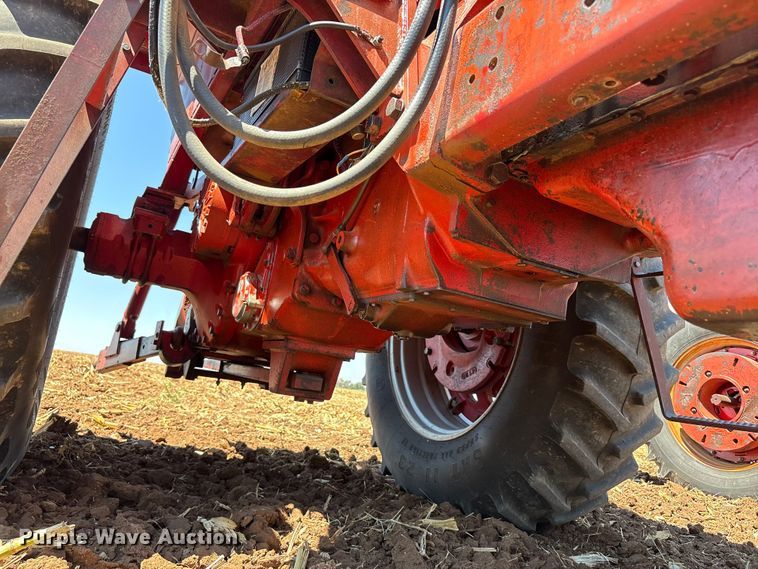 image for item EU4622 1975 International Harvester F1066 tractor