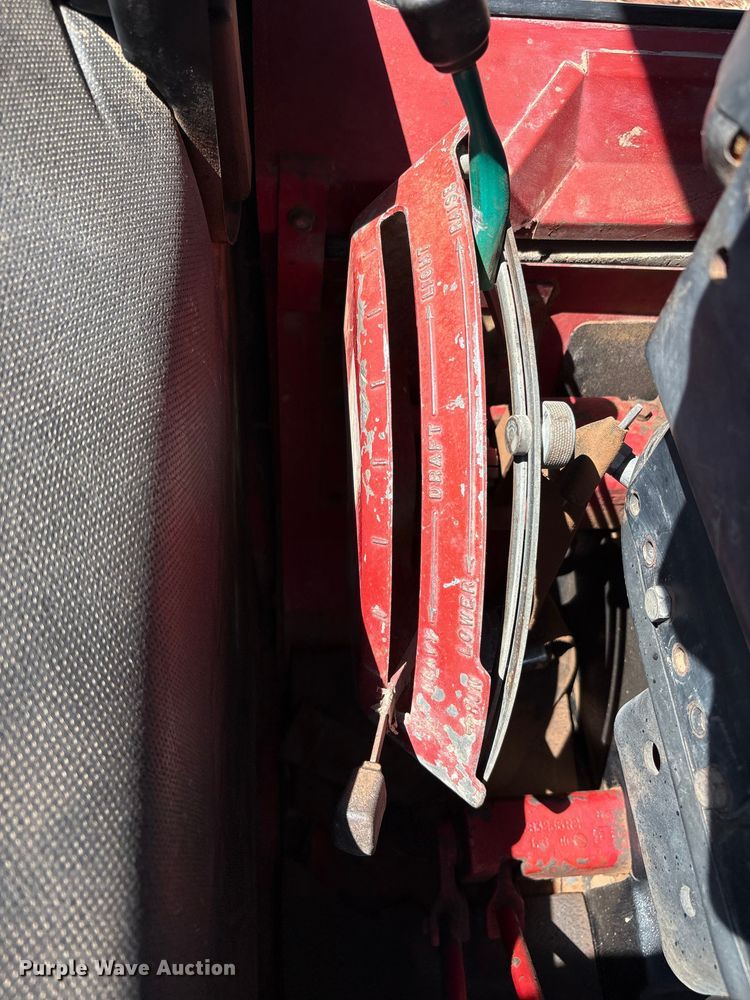 image for item EU4622 1975 International Harvester F1066 tractor