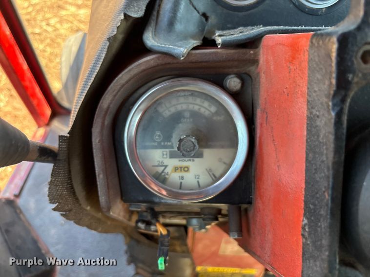 image for item EU4622 1975 International Harvester F1066 tractor