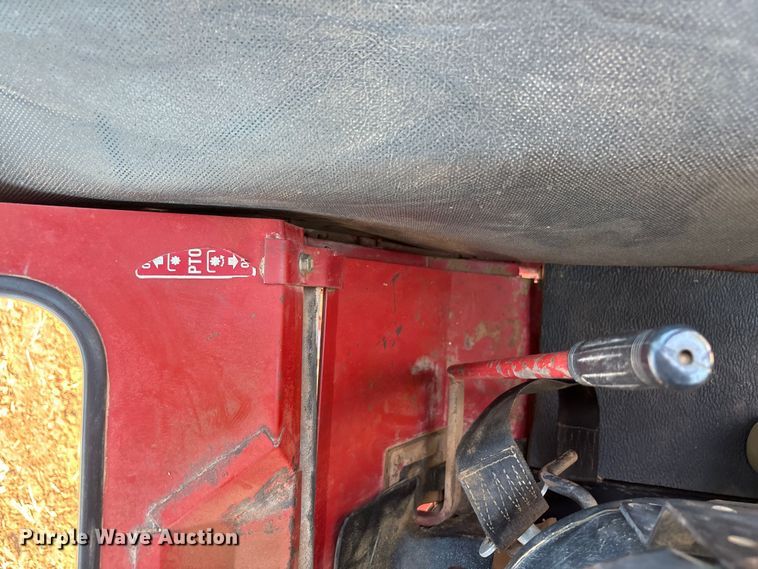 image for item EU4622 1975 International Harvester F1066 tractor