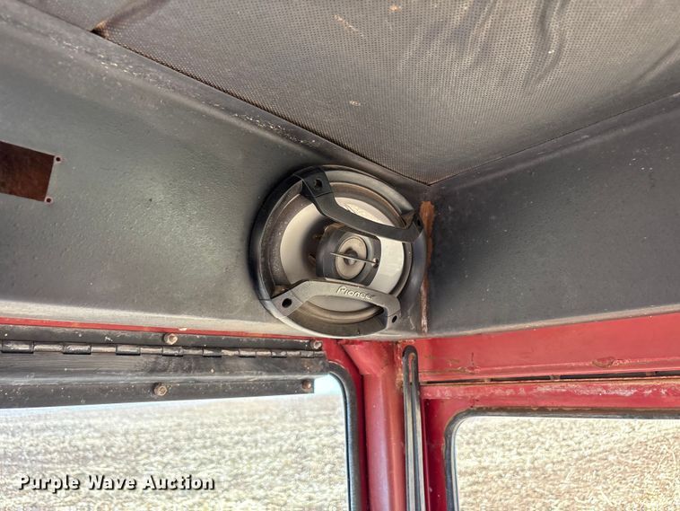 image for item EU4622 1975 International Harvester F1066 tractor