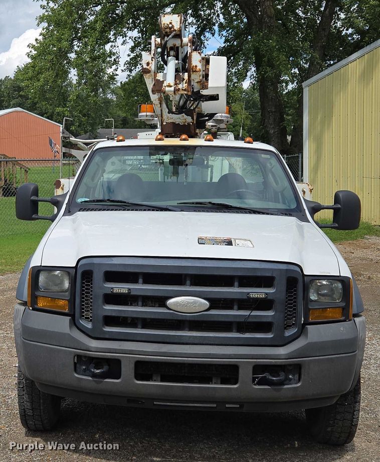 image for item EV1510 2007 Ford F550 bucket truck