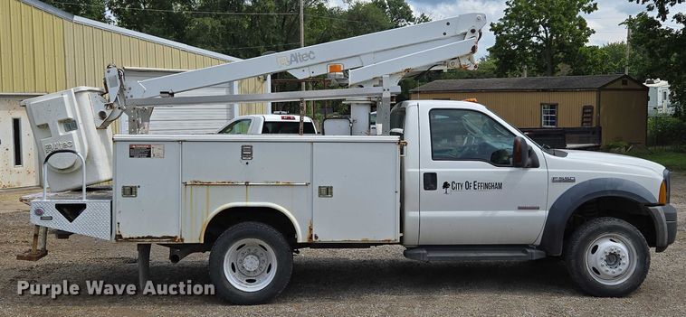 image for item EV1510 2007 Ford F550 bucket truck