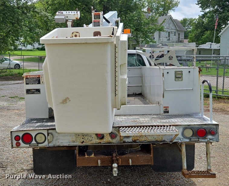 image for item EV1510 2007 Ford F550 bucket truck