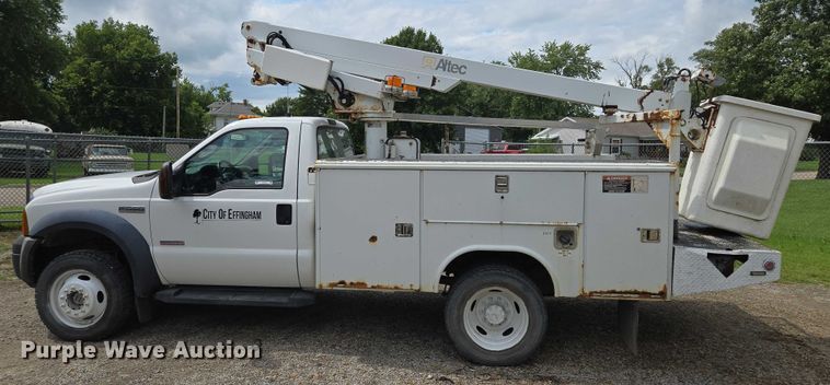 image for item EV1510 2007 Ford F550 bucket truck