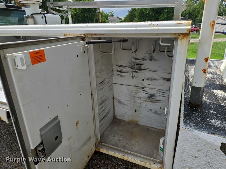 image for item EV1510 2007 Ford F550 bucket truck