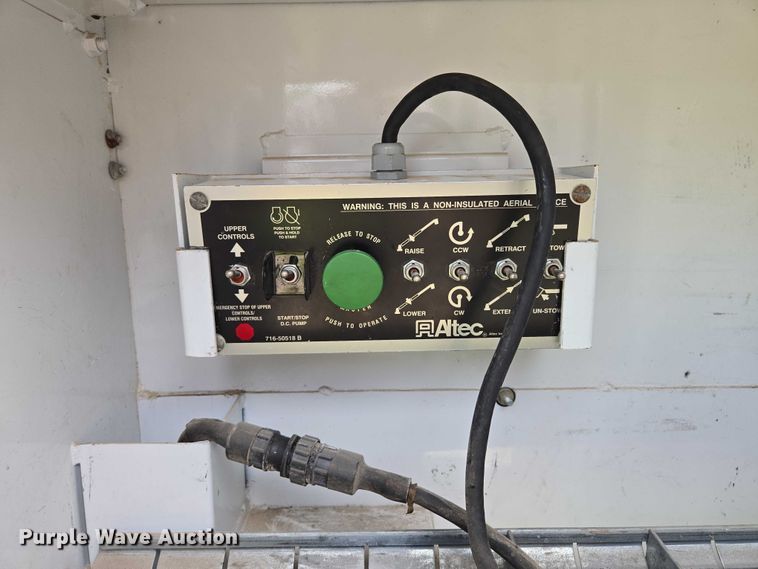 image for item EV1510 2007 Ford F550 bucket truck