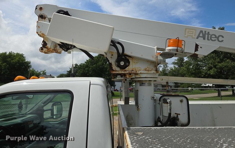 image for item EV1510 2007 Ford F550 bucket truck