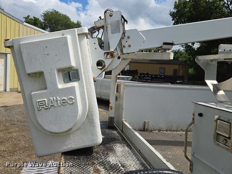 image for item EV1510 2007 Ford F550 bucket truck