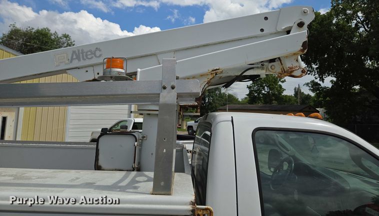 image for item EV1510 2007 Ford F550 bucket truck