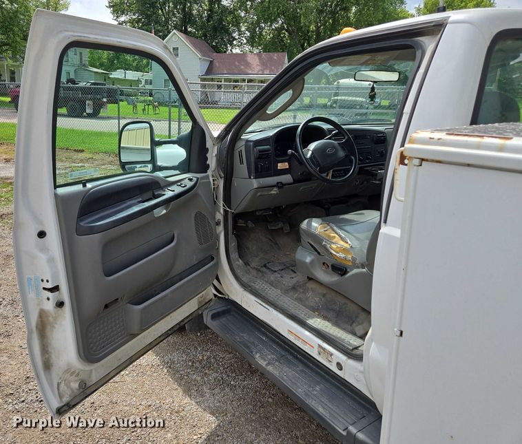 image for item EV1510 2007 Ford F550 bucket truck