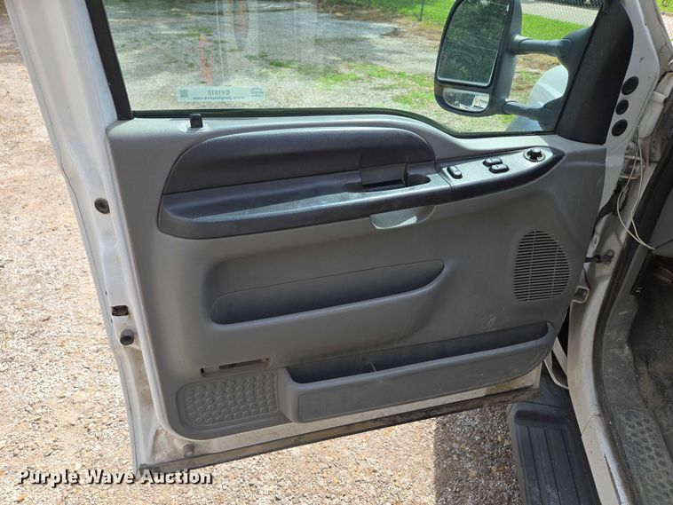 image for item EV1510 2007 Ford F550 bucket truck