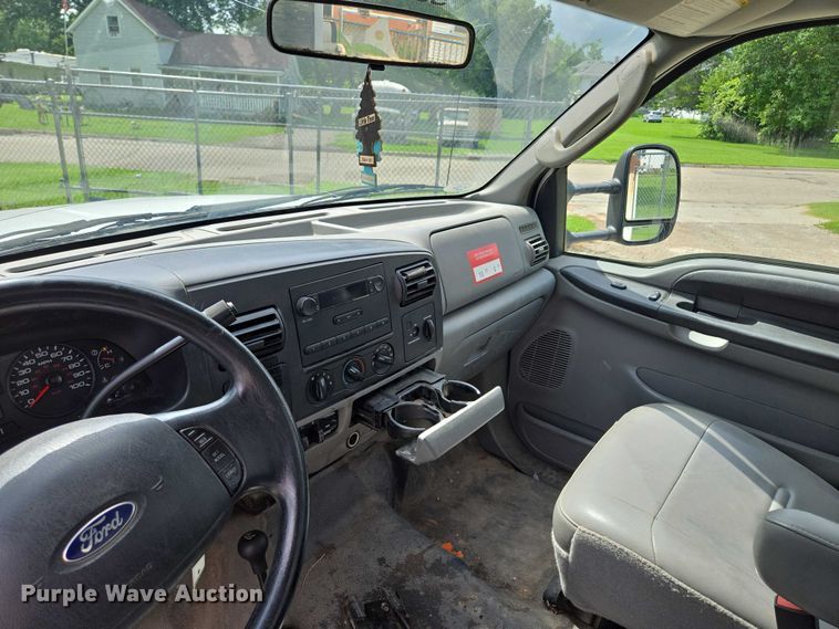 image for item EV1510 2007 Ford F550 bucket truck