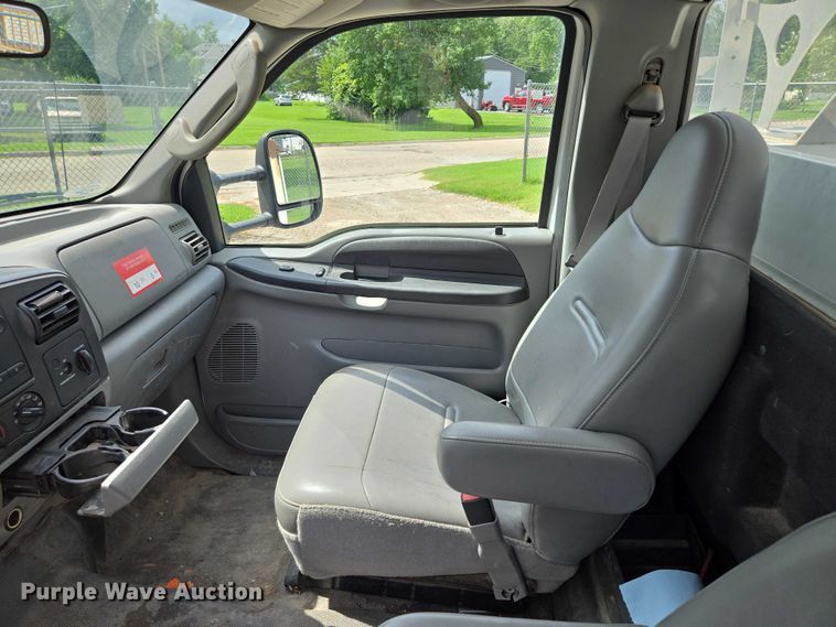 image for item EV1510 2007 Ford F550 bucket truck