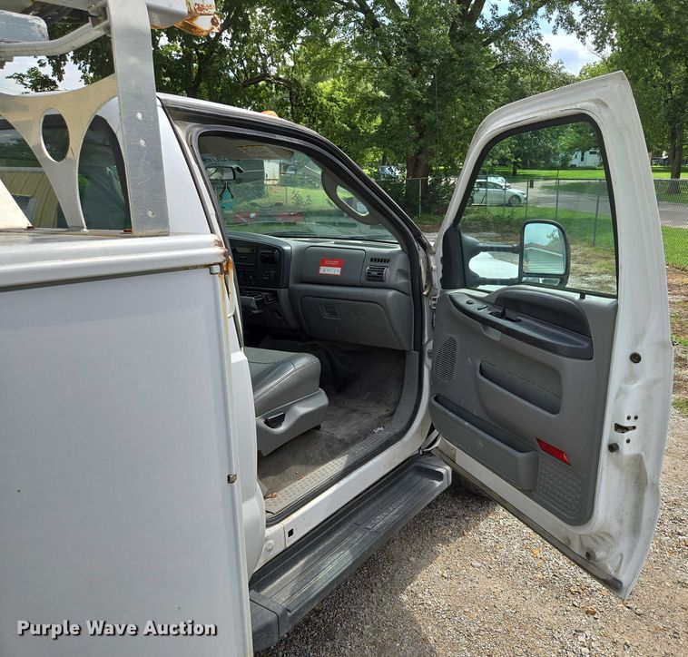 image for item EV1510 2007 Ford F550 bucket truck