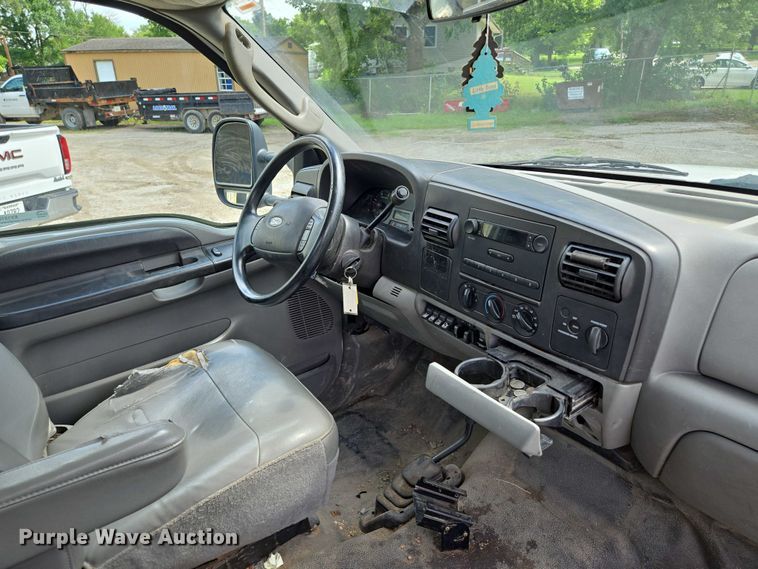 image for item EV1510 2007 Ford F550 bucket truck