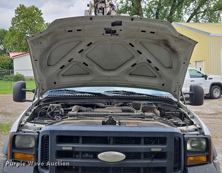 image for item EV1510 2007 Ford F550 bucket truck