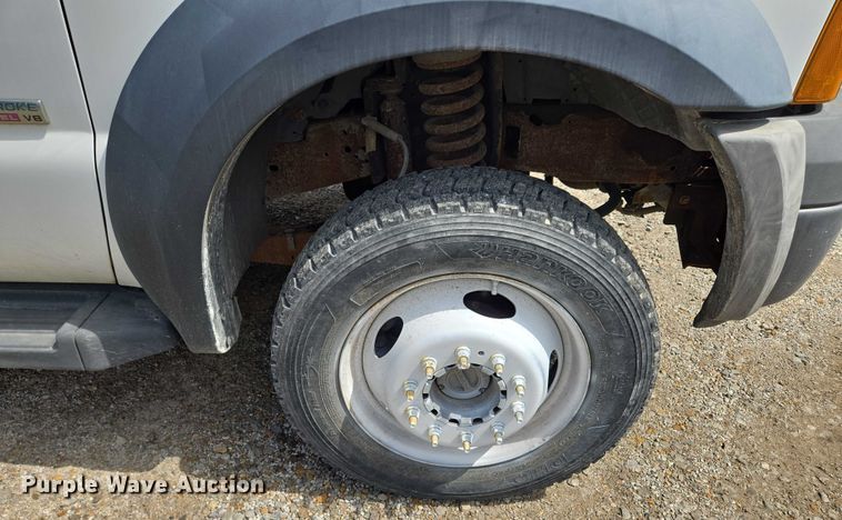 image for item EV1510 2007 Ford F550 bucket truck