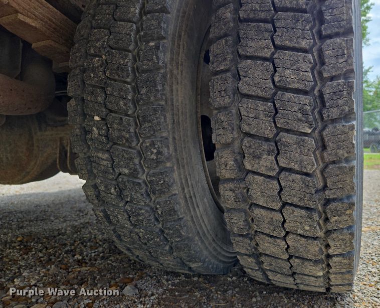 image for item EV1510 2007 Ford F550 bucket truck