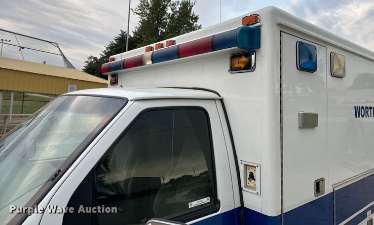 image for item EV1741 1997 Ford E350 ambulance