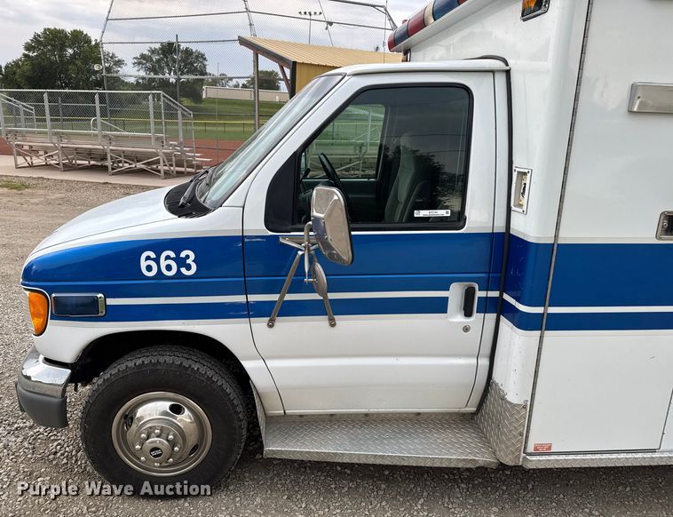 image for item EV1741 1997 Ford E350 ambulance