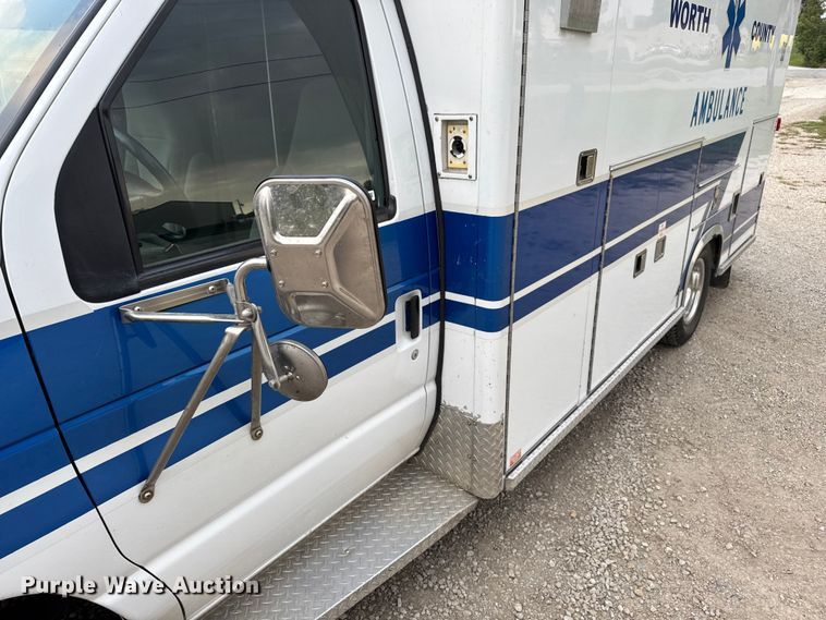 image for item EV1741 1997 Ford E350 ambulance