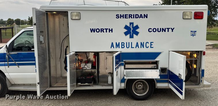 image for item EV1741 1997 Ford E350 ambulance