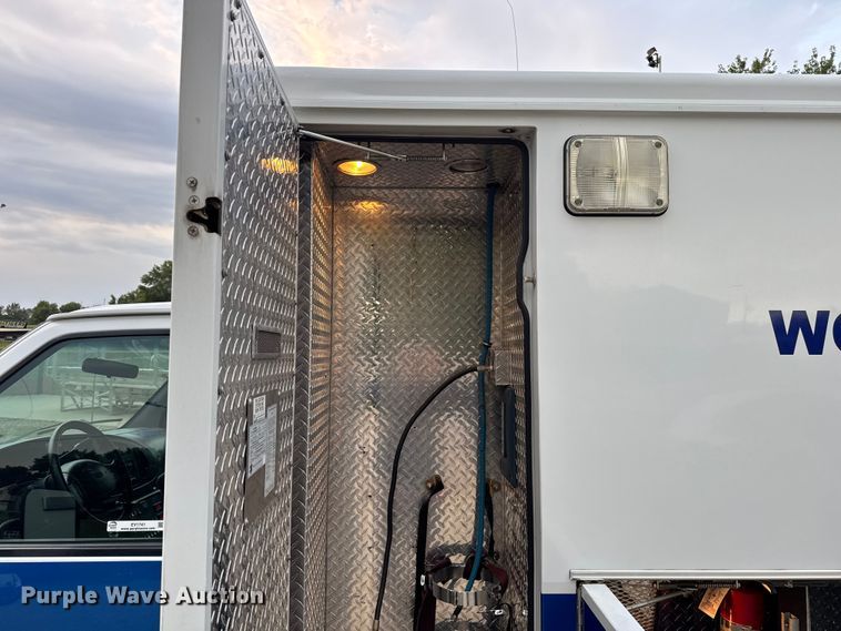 image for item EV1741 1997 Ford E350 ambulance