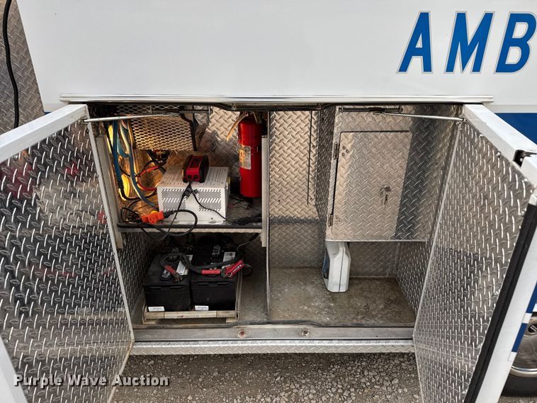 image for item EV1741 1997 Ford E350 ambulance