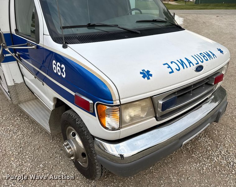 image for item EV1741 1997 Ford E350 ambulance