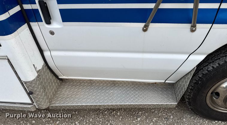 image for item EV1741 1997 Ford E350 ambulance