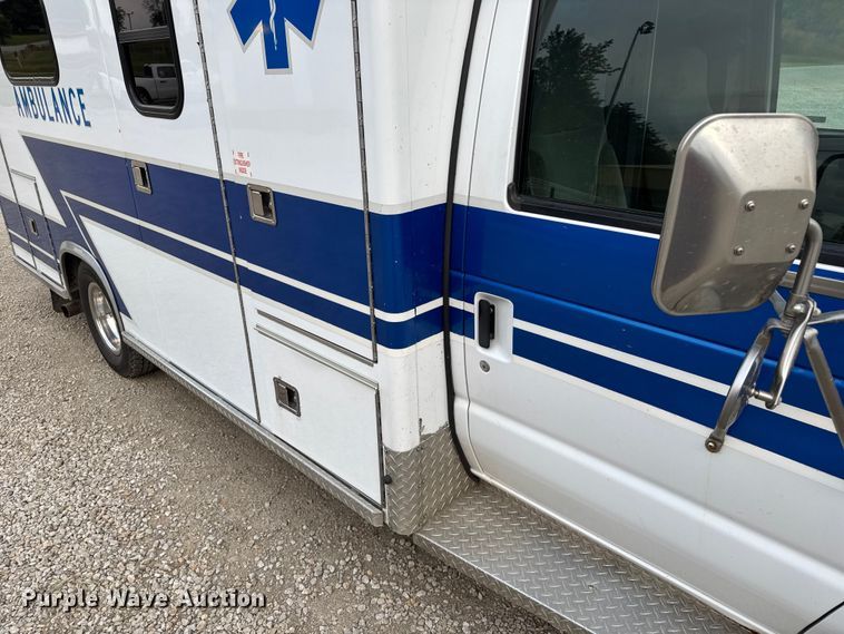 image for item EV1741 1997 Ford E350 ambulance
