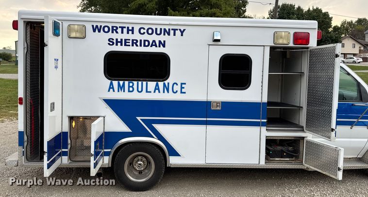 image for item EV1741 1997 Ford E350 ambulance