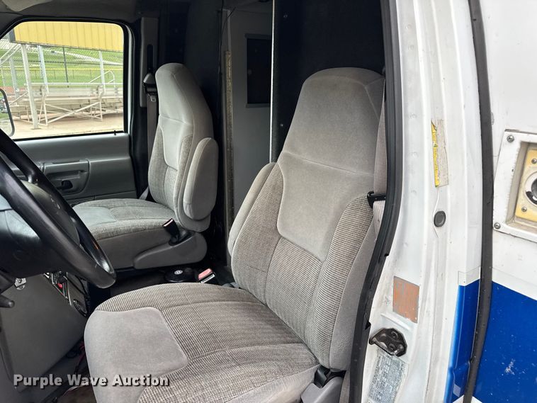 image for item EV1741 1997 Ford E350 ambulance