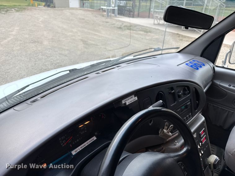 image for item EV1741 1997 Ford E350 ambulance