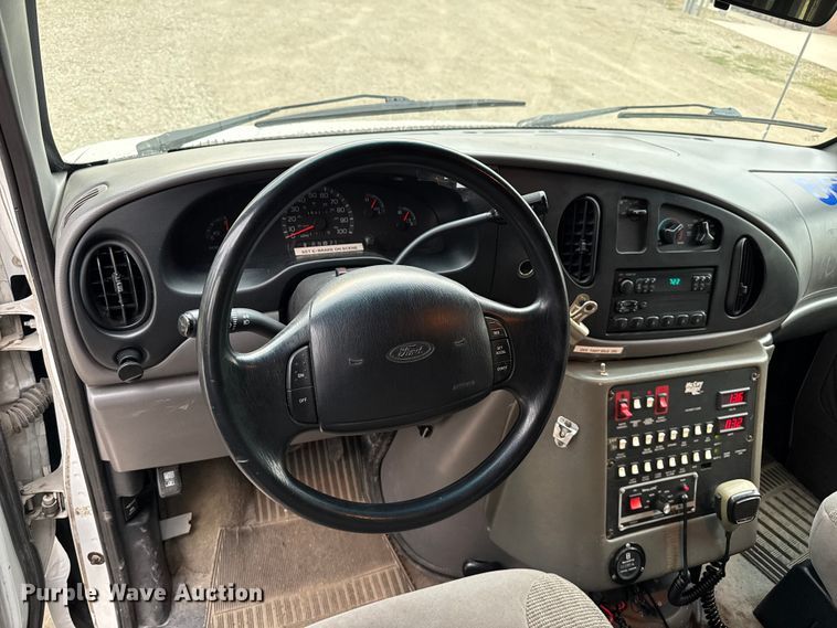 image for item EV1741 1997 Ford E350 ambulance