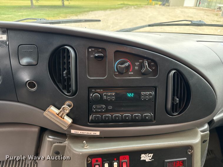 image for item EV1741 1997 Ford E350 ambulance