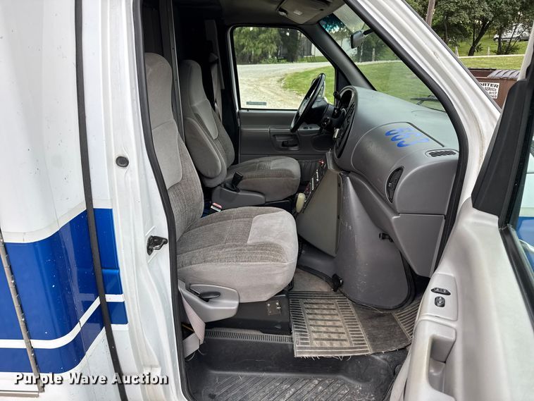 image for item EV1741 1997 Ford E350 ambulance