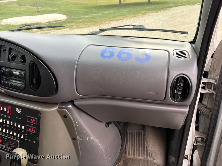 image for item EV1741 1997 Ford E350 ambulance