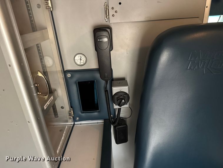 image for item EV1741 1997 Ford E350 ambulance