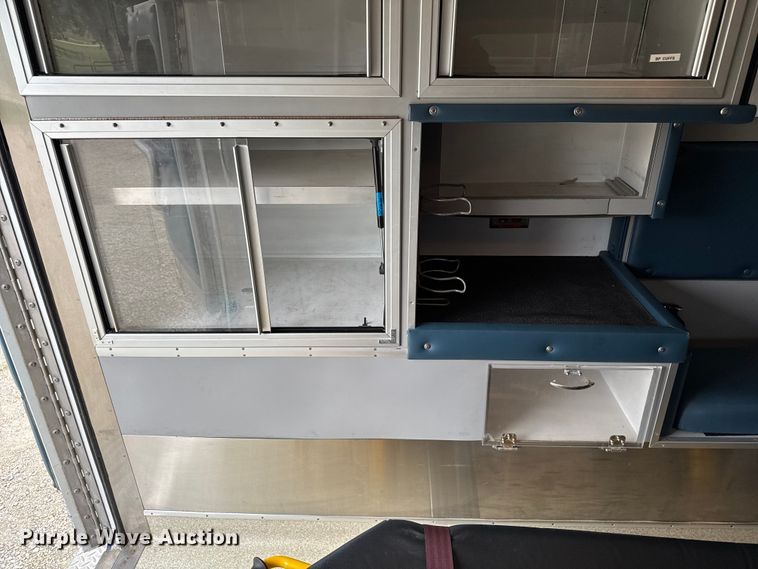 image for item EV1741 1997 Ford E350 ambulance