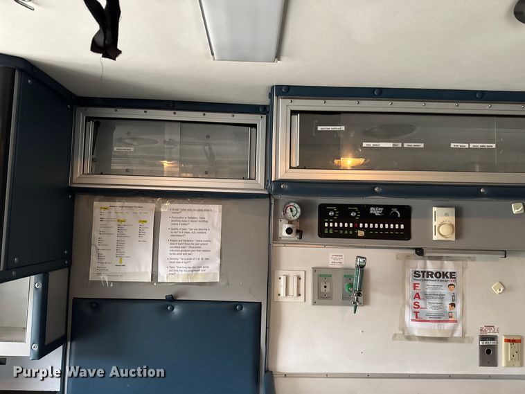 image for item EV1741 1997 Ford E350 ambulance